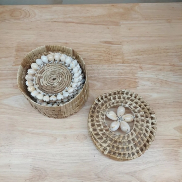 Vintage Boho Rattan-Wicker Drink Coaster set w/ Basket carrier Seashell Coastal - Picture 2 of 3